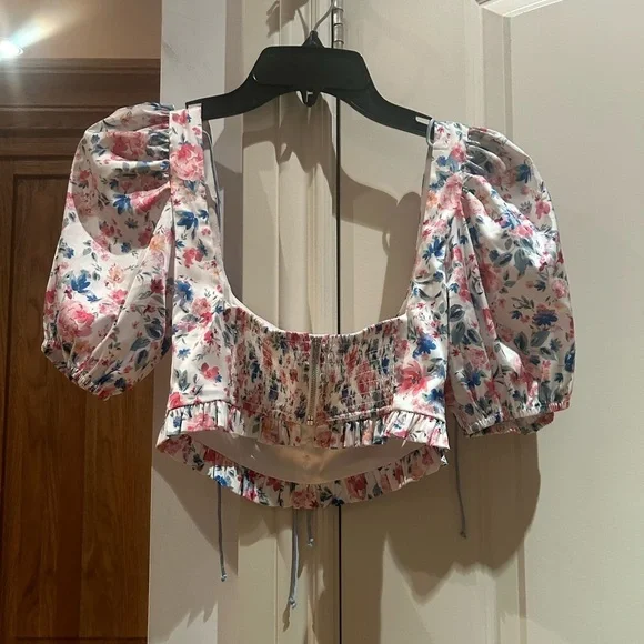 ๐Nwot FOR LOVE & LEMONS Juliet XXS white floral crop silky top - Picture 7 of 16